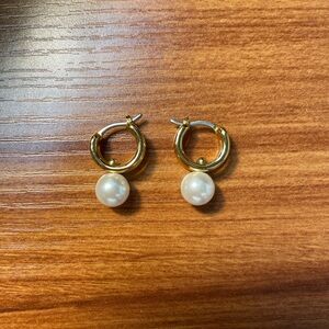 Jenny Bird Nova Huggies - pearl hoops